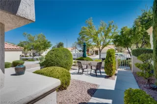 Photo #4: 2332211 Listing 