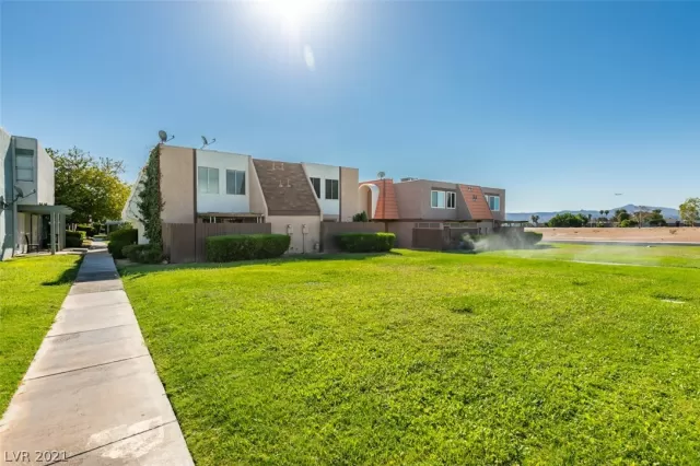 MLS: 2332225 Condo For Sale