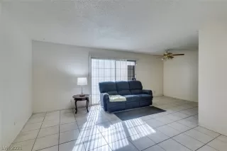 Photo #5: 2332225 Listing