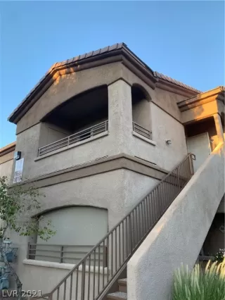 Photo #4: 2332233 Listing