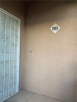 Photo #5: 2332233 Listing