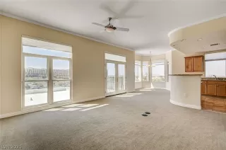 Photo #2: 2332249 Listing