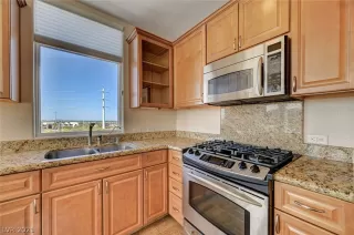 Photo #5: 2332249 Listing