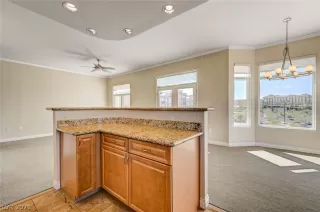 Photo #6: 2332249 Listing