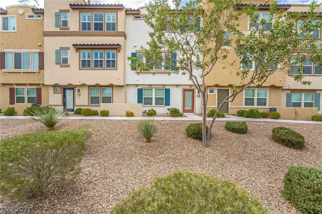 MLS: 2332273 Condo For Sale