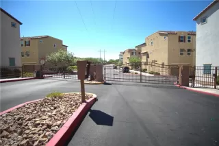 Photo #6: 2332273 Listing