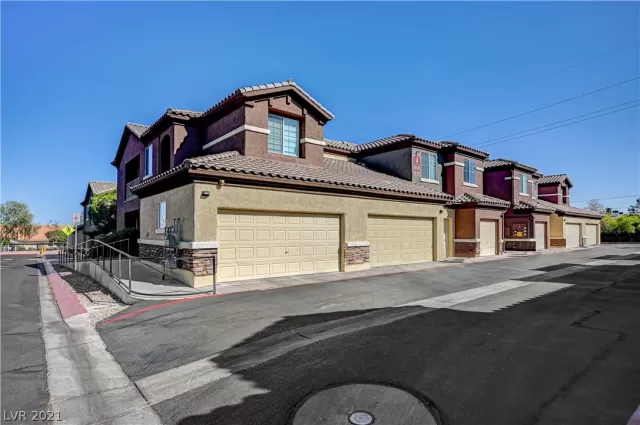 MLS: 2332277 Condo For Sale