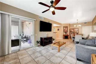 Photo #5: 2332277 Listing 