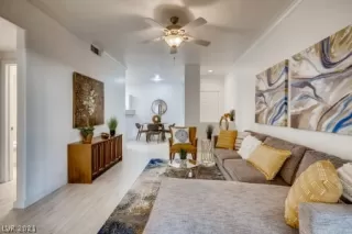 Photo #3: 2332288 Listing