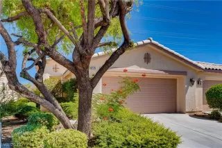 Photo #1: 2332319 Listing