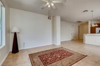 Photo #6: 2332319 Listing