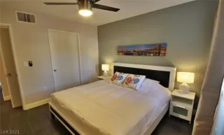 Photo #1: 2332388 Listing