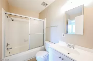 Photo #5: 2332412 Listing 