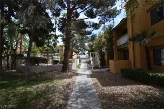 Photo #1: 2332417 Listing