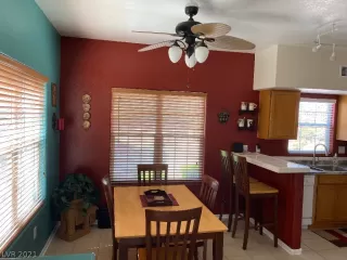 Photo #4: 2332432 Listing