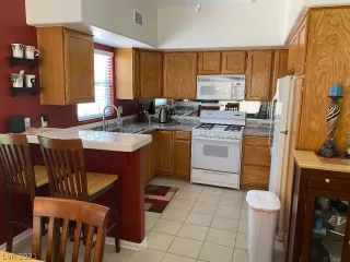 Photo #6: 2332432 Listing