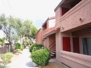Photo #1: 2332444 Listing