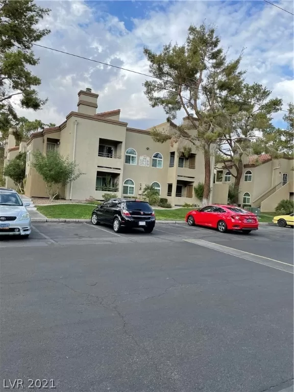 MLS: 2332455 Condo For Sale