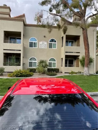 Photo #1: 2332455 Listing