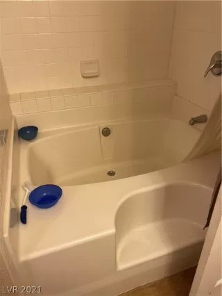 Photo #6: 2332455 Listing