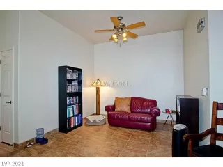 Photo #4: 2332472 Listing 