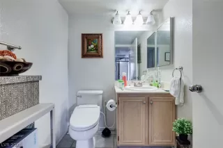 Photo #5: 2332475 Listing