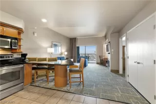 Photo #2: 2332481 Listing