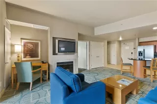 Photo #6: 2332481 Listing