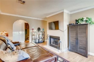 Photo #1: 2332482 Listing