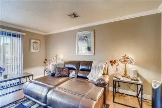 Photo #2: 2332482 Listing