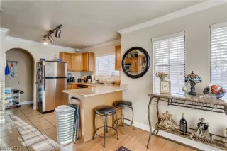 Photo #5: 2332482 Listing