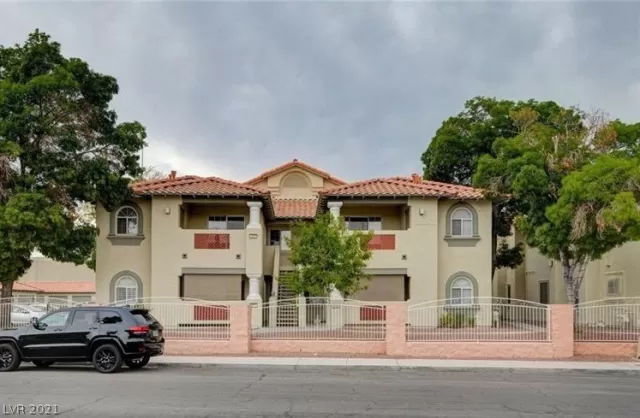 MLS: 2332494 Condo For Sale