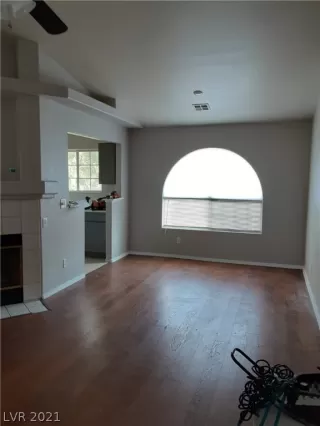 Photo #1: 2332494 Listing