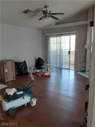 Photo #3: 2332494 Listing