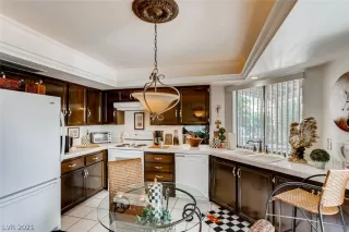 Photo #3: 2332495 Listing