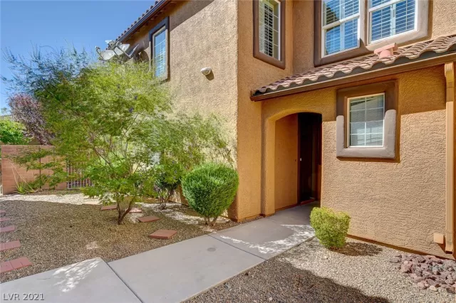 MLS: 2332505 Condo For Sale