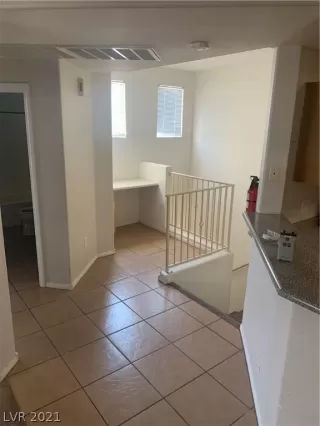 Photo #5: 2332506 Listing 