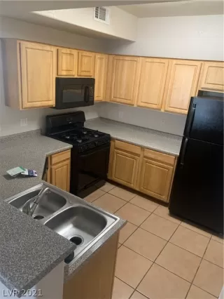 Photo #6: 2332506 Listing 