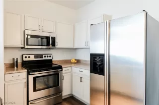 Photo #3: 2332507 Listing 