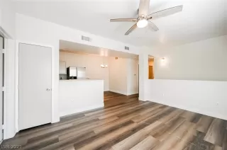 Photo #4: 2332507 Listing 