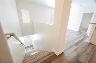 Photo #5: 2332507 Listing 