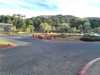 Photo #4: 2332513 Listing 