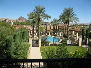 Photo #2: 2332525 Listing