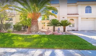 Photo #1: 2332537 Listing