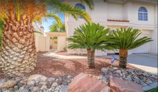 Photo #2: 2332537 Listing