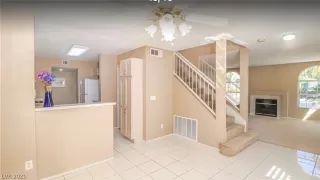 Photo #5: 2332537 Listing