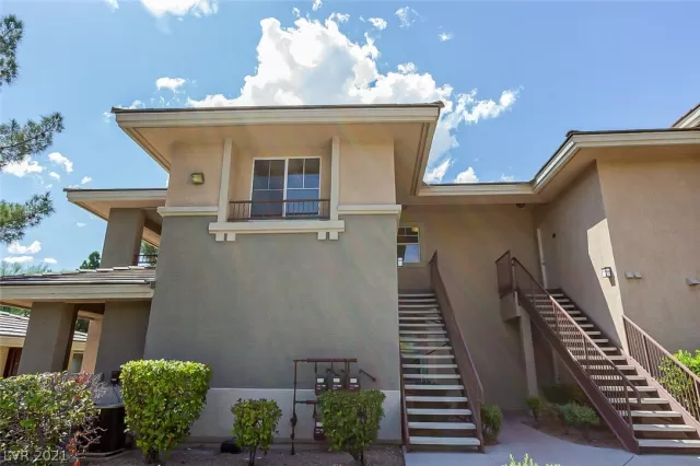 MLS: 2332558 Condo For Sale