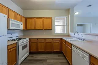 Photo #3: 2332558 Listing 