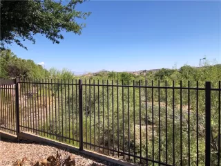 Photo #4: 2332589 Listing 