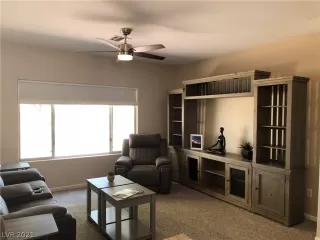 Photo #6: 2332589 Listing 